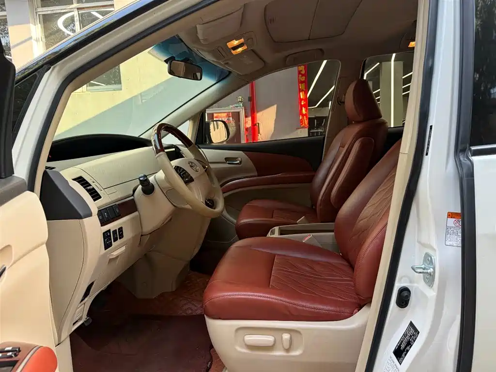 Toyota Previa 2019 — фото 4