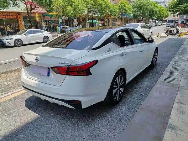 Nissan Teana 2022