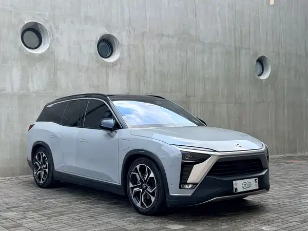 NIO ES8 2021