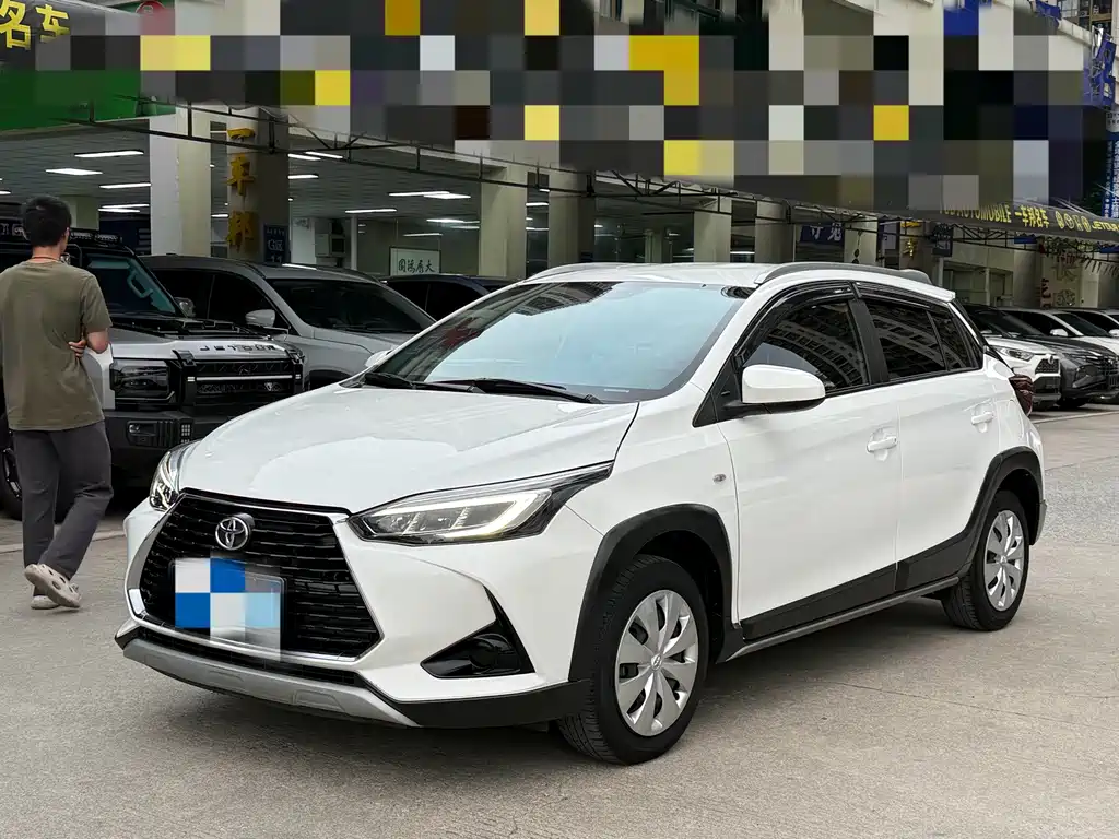 Toyota Yaris L 2023
