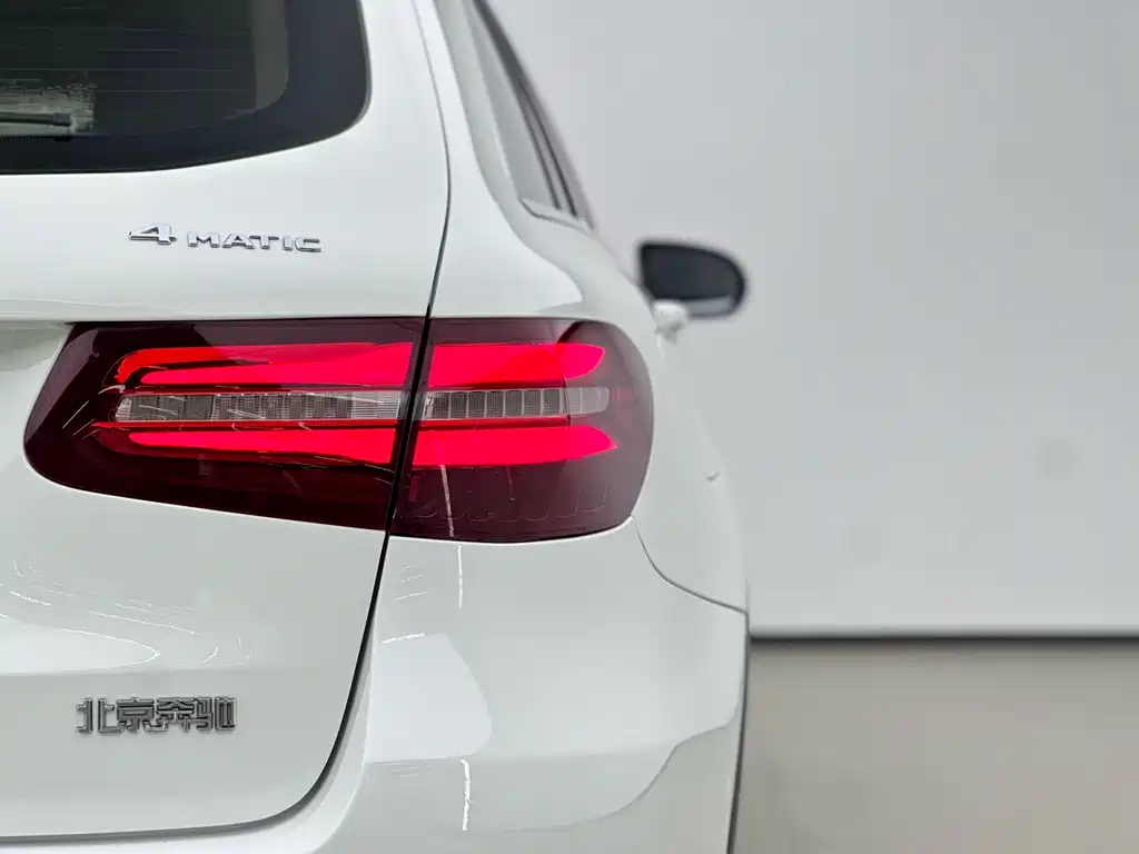 Mercedes-Benz GLC 2017 — фото 12