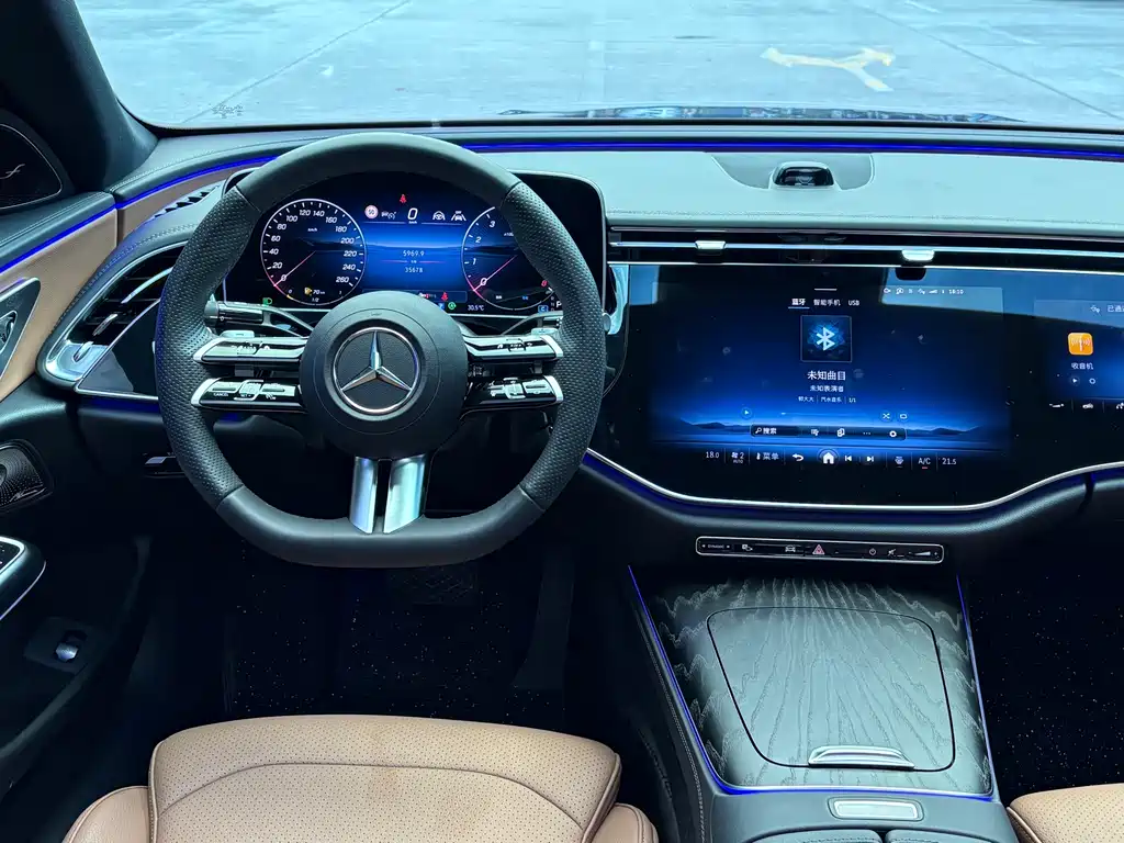 Mercedes-Benz E-Class 2024 — фото 11