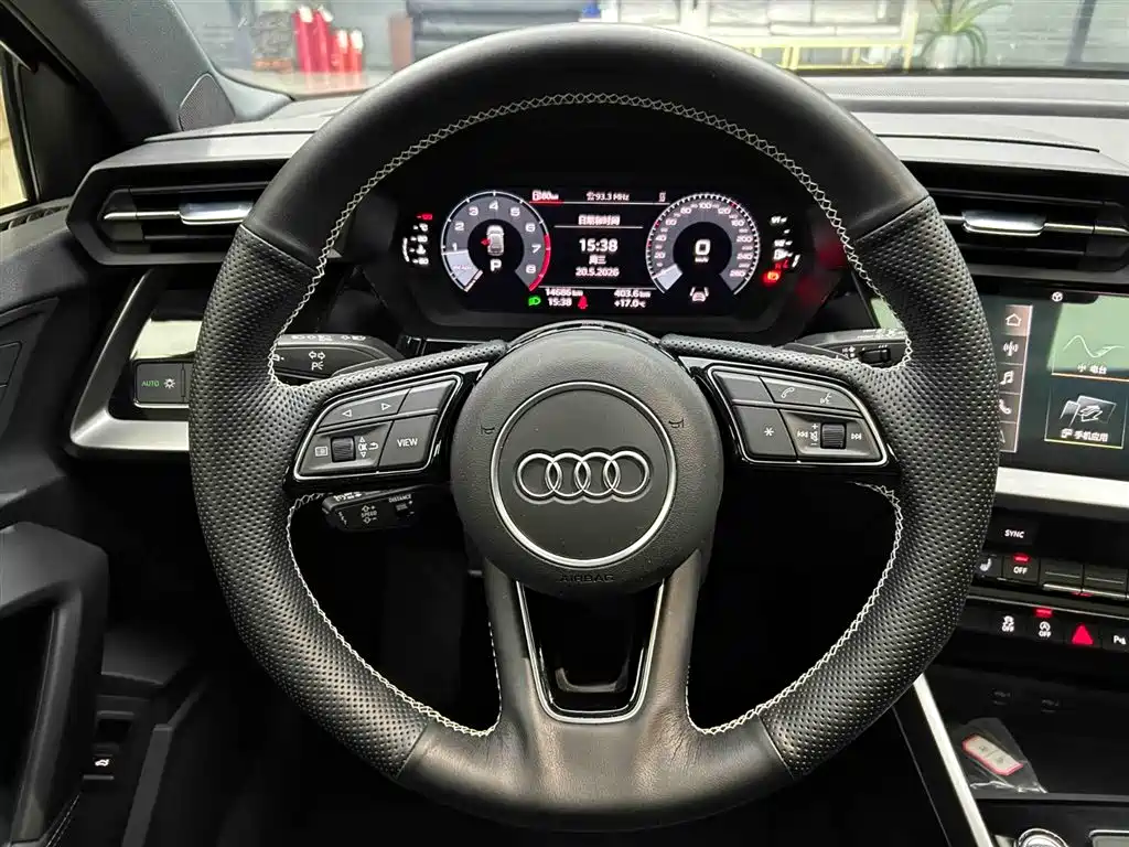 Audi A3 2023 — фото 3