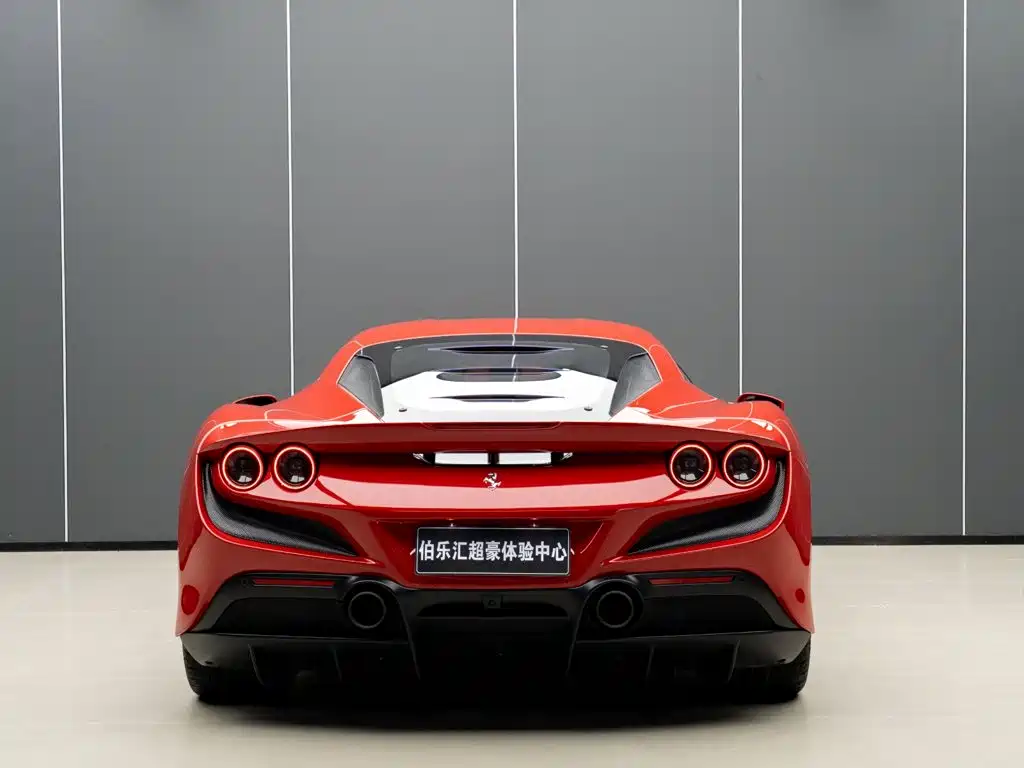 Ferrari F8 2023 — фото 8