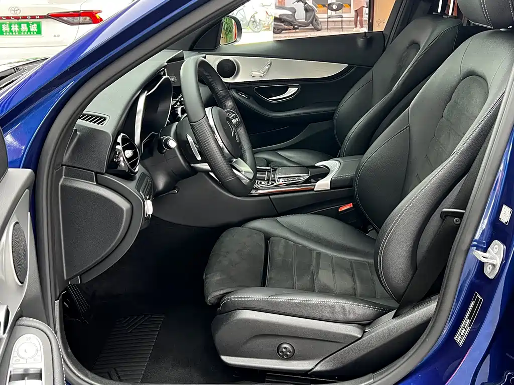 Mercedes-Benz C-Class 2019 — фото 12
