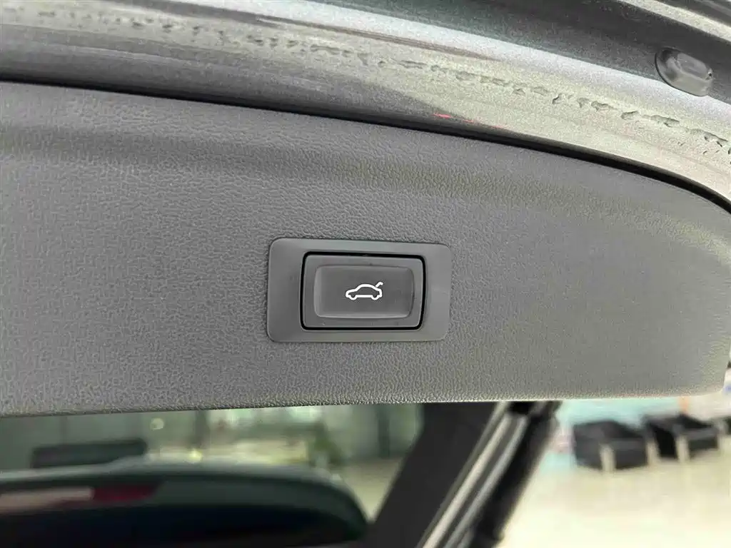 Audi A3 2023 — фото 17