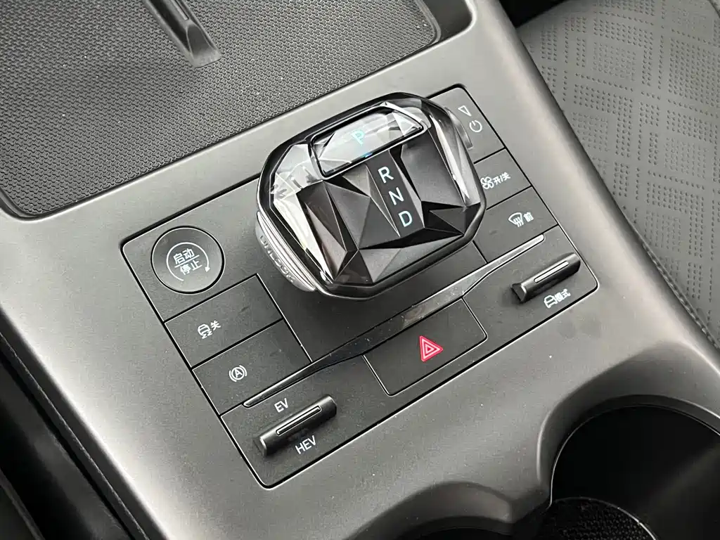 BYD Qin PLUS 2025 — фото 18