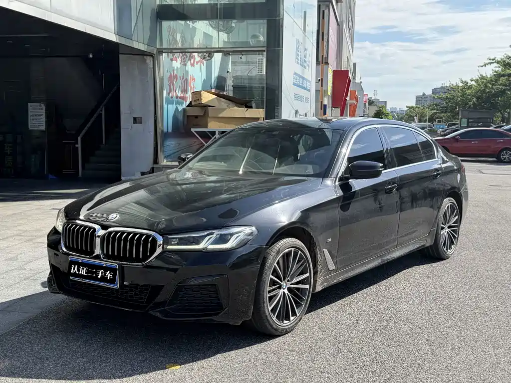 BMW 5 Series 2023 — фото 1