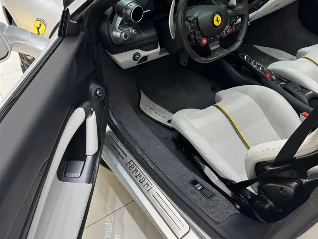 Ferrari F8 2023 — фото 8