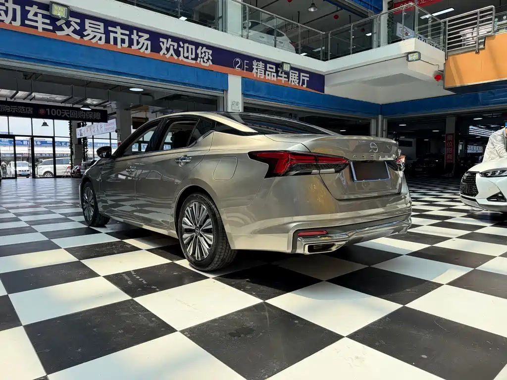 Nissan Teana 2023 — фото 16