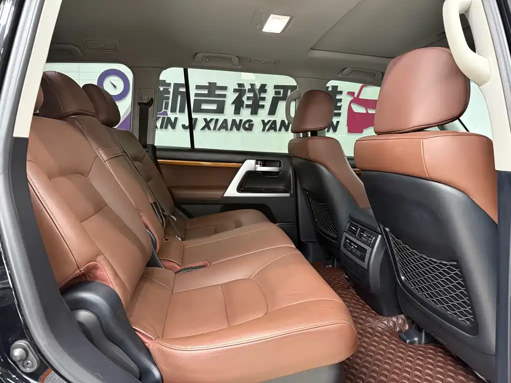 Toyota Land Cruiser 2018 — фото 13