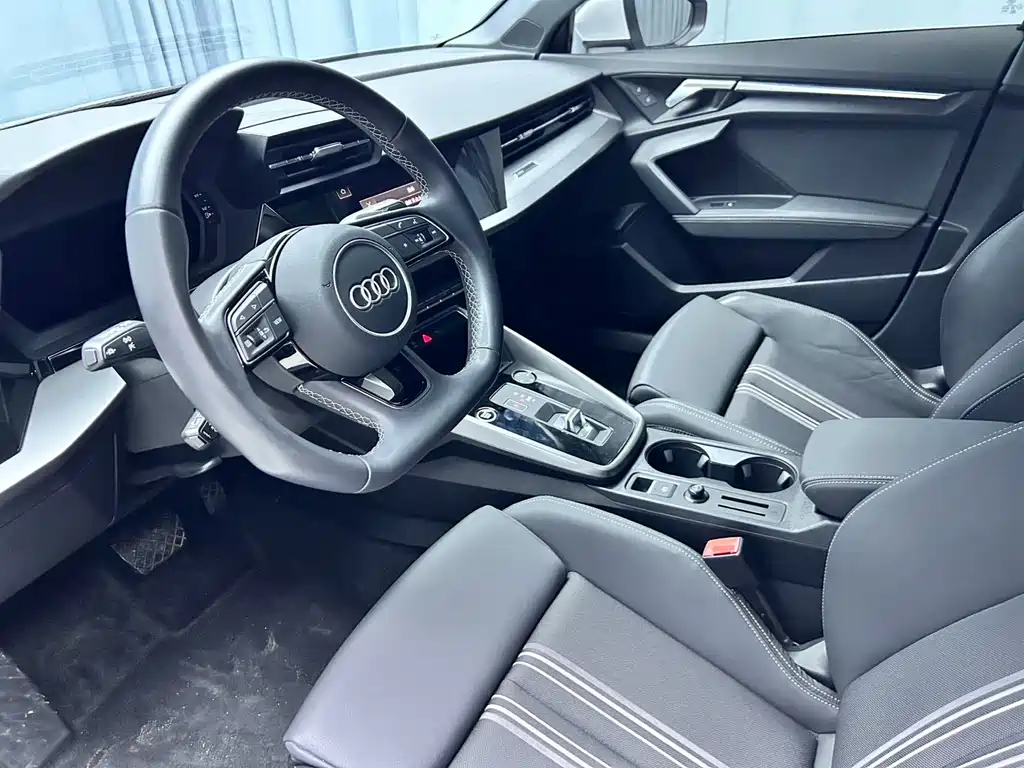 Audi A3 2023 — фото 11