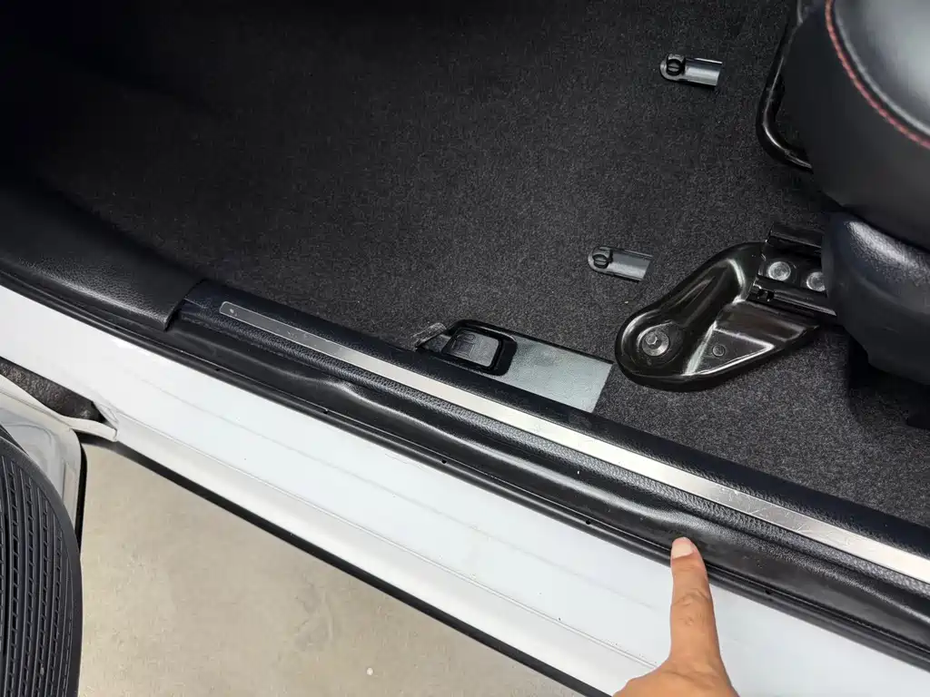 Toyota Yaris L 2023 — фото 10