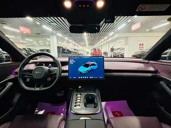 Xiaomi SU7 2024
