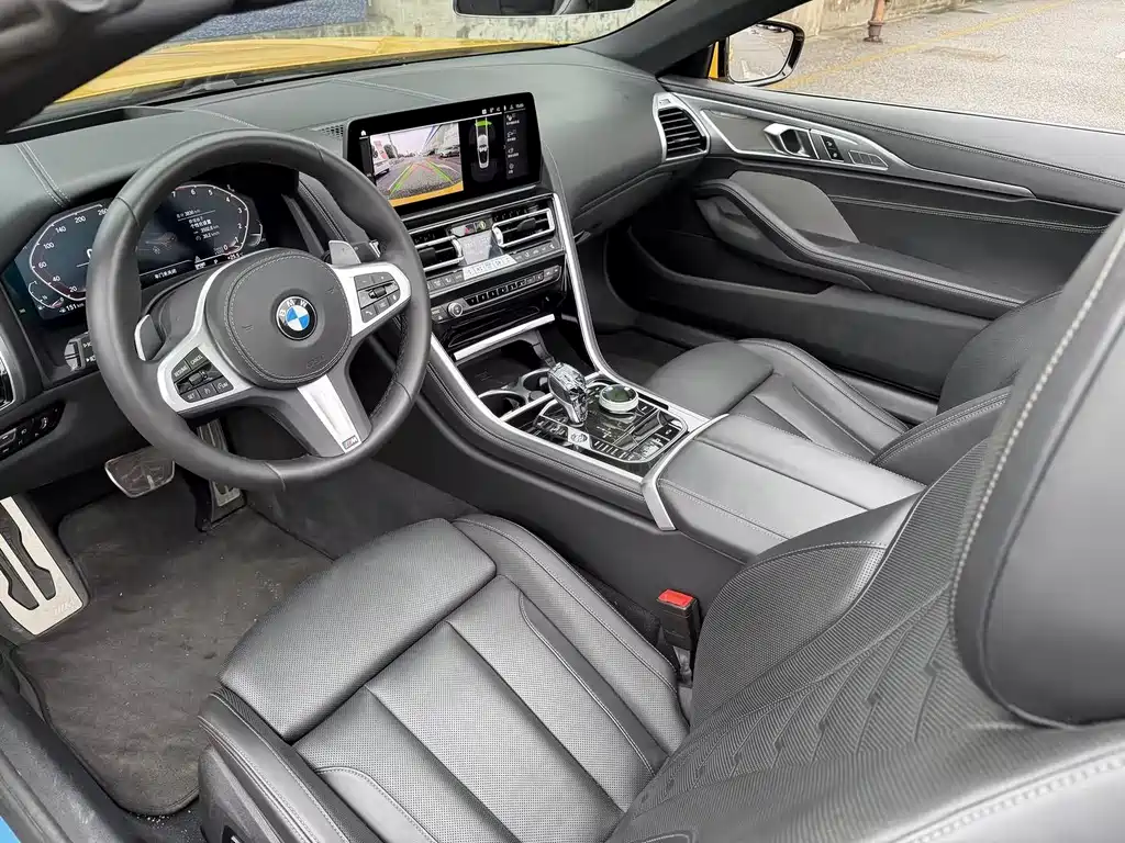 BMW 8 Series 2025 — фото 13