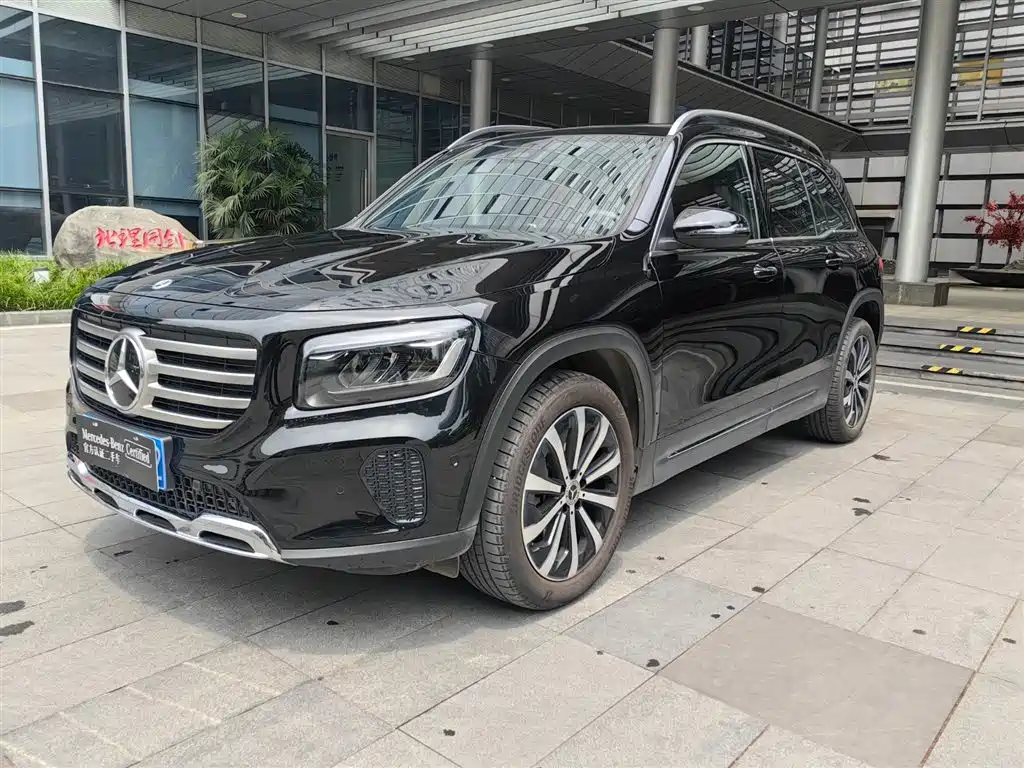 Mercedes-Benz GLB 2025 — фото 1