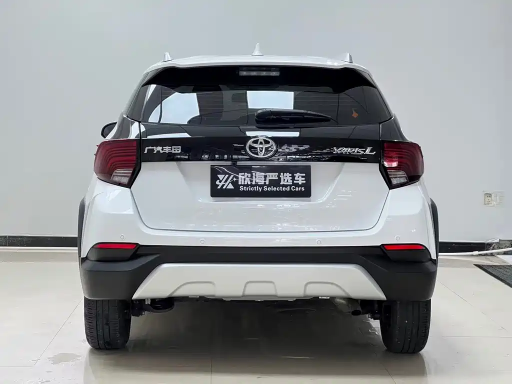 Toyota Yaris L 2022 — фото 5