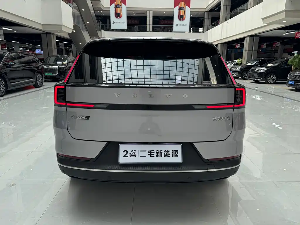 Volvo XC70 PHEV 2025 — фото 11