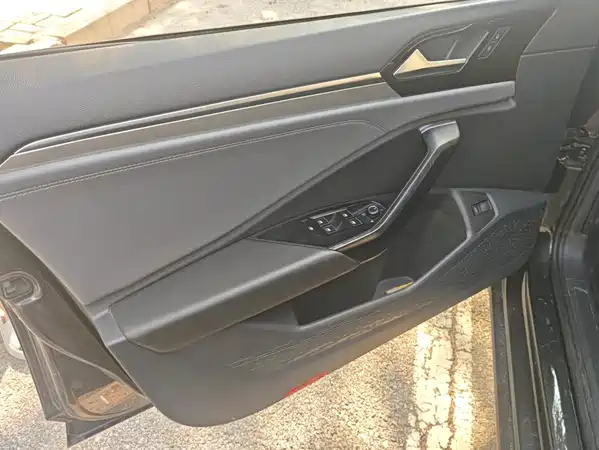 Volkswagen Sagitar 2022