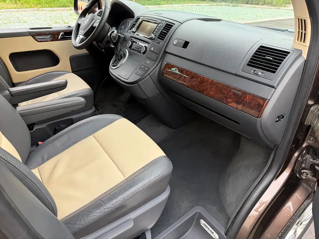 Volkswagen Multivan 2015 — фото 19