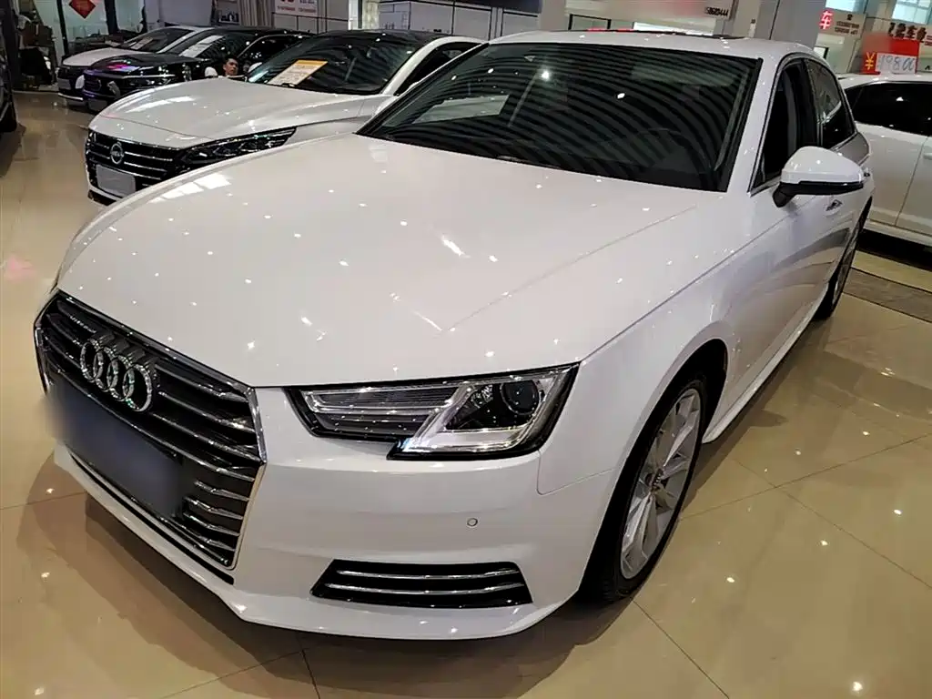 Audi A4L 2018 — фото 2