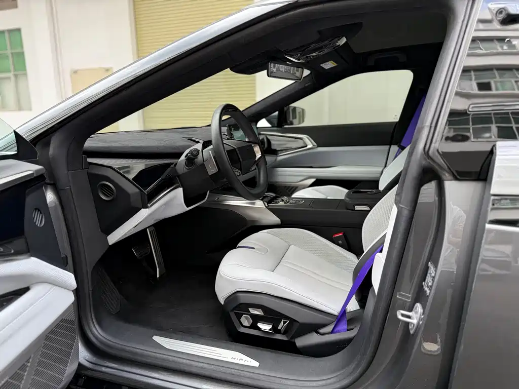 HiPhi Z 2023