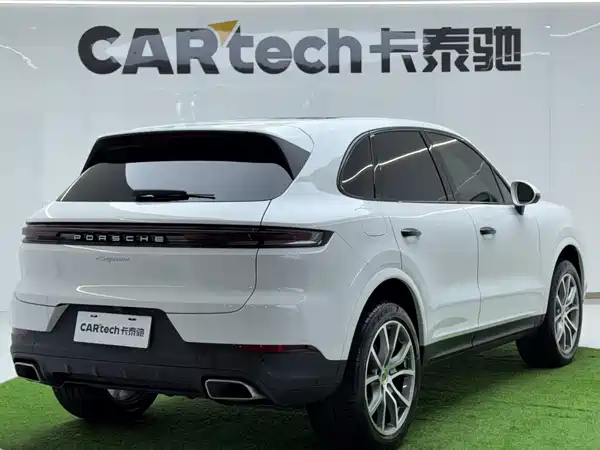 Porsche Cayenne 2024