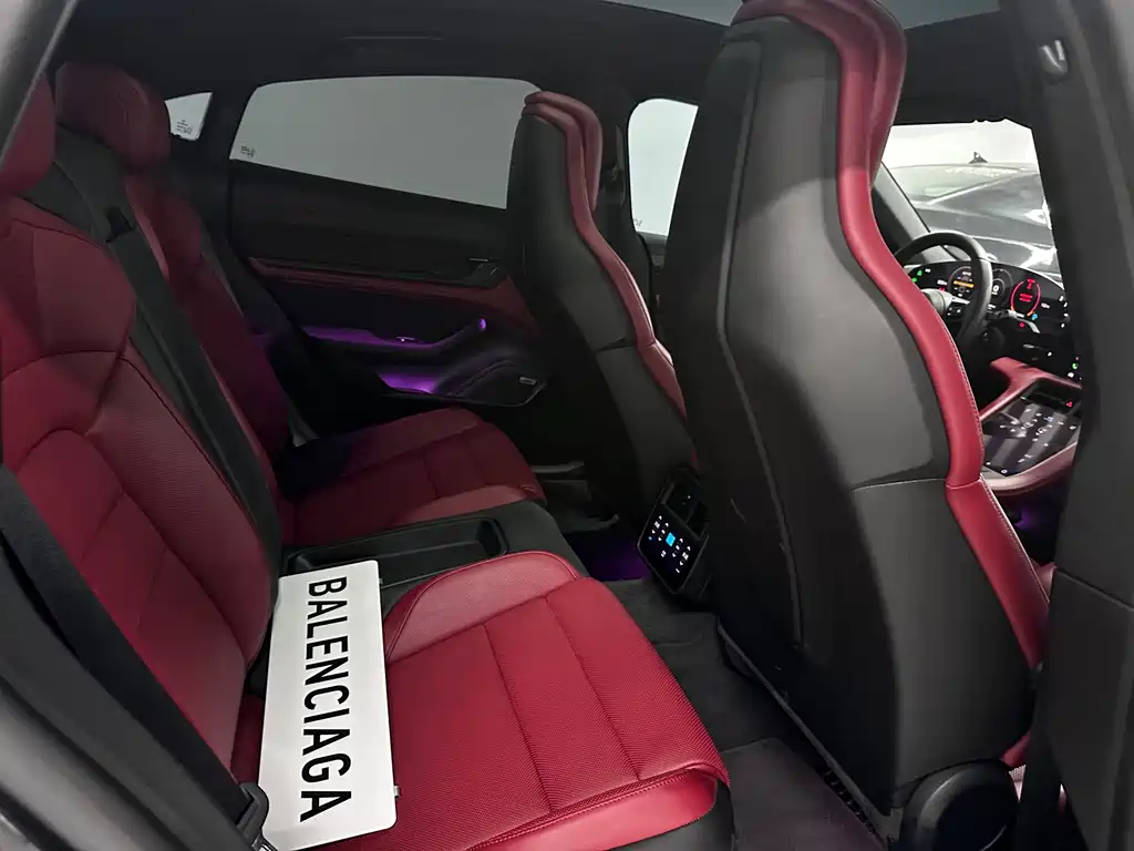 Porsche Taycan 2021 — фото 10