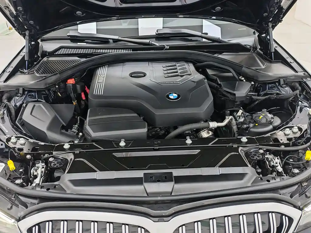 BMW 3 Series 2023 — фото 17