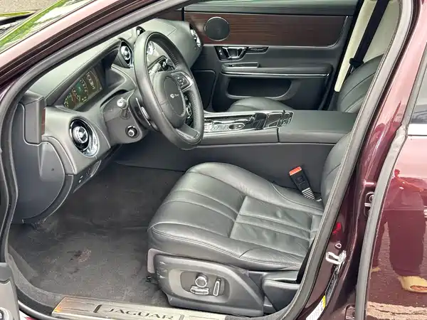 Jaguar XJ 2016