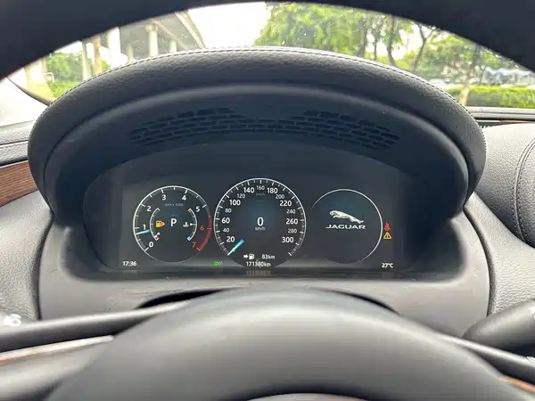 Jaguar XJ 2016