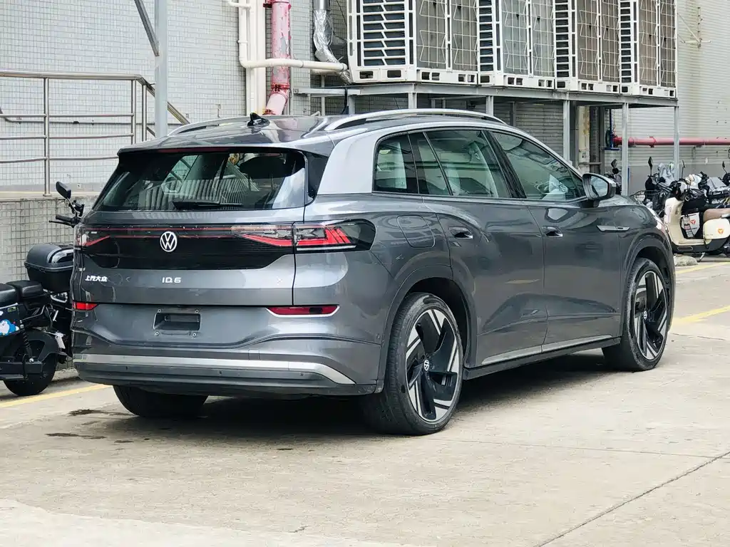 Volkswagen ID.6 X 2024