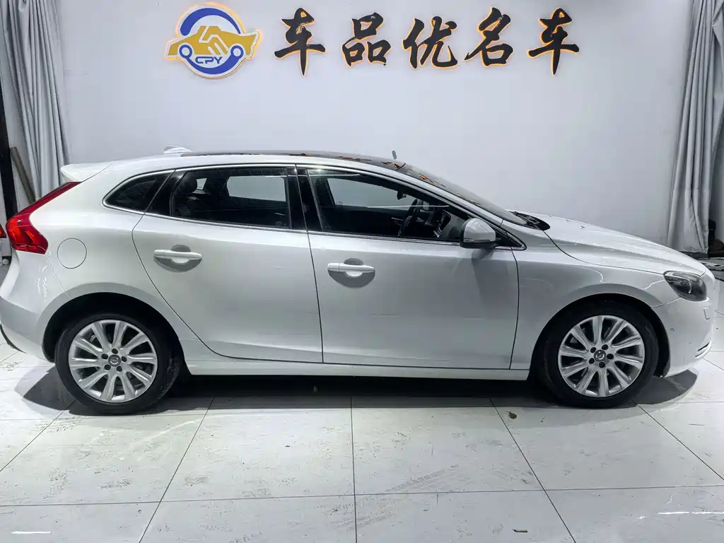 Volvo V40 2016 — фото 4