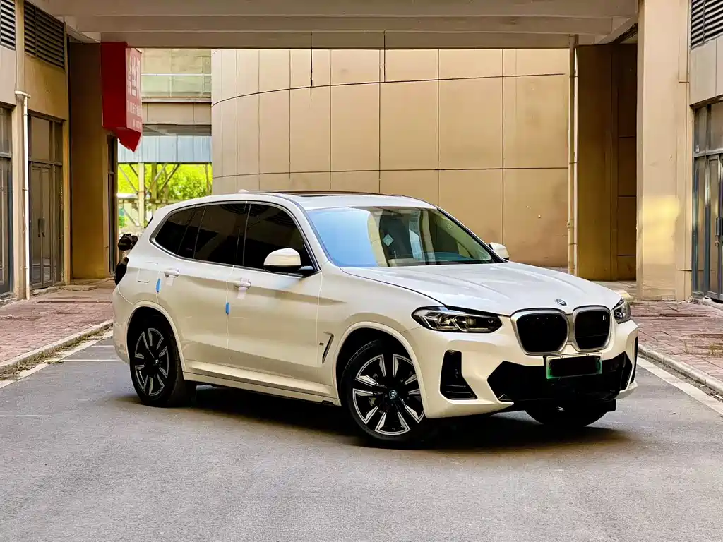 BMW iX3 2024 — фото 3