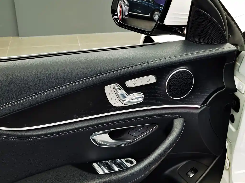 Mercedes-Benz E-Class 2017 — фото 10