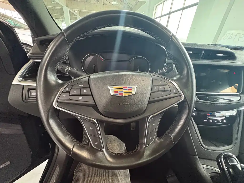 Cadillac XT5 2021 — фото 20