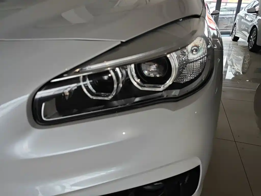 BMW 2 Series Station Wagon 2017 — фото 18