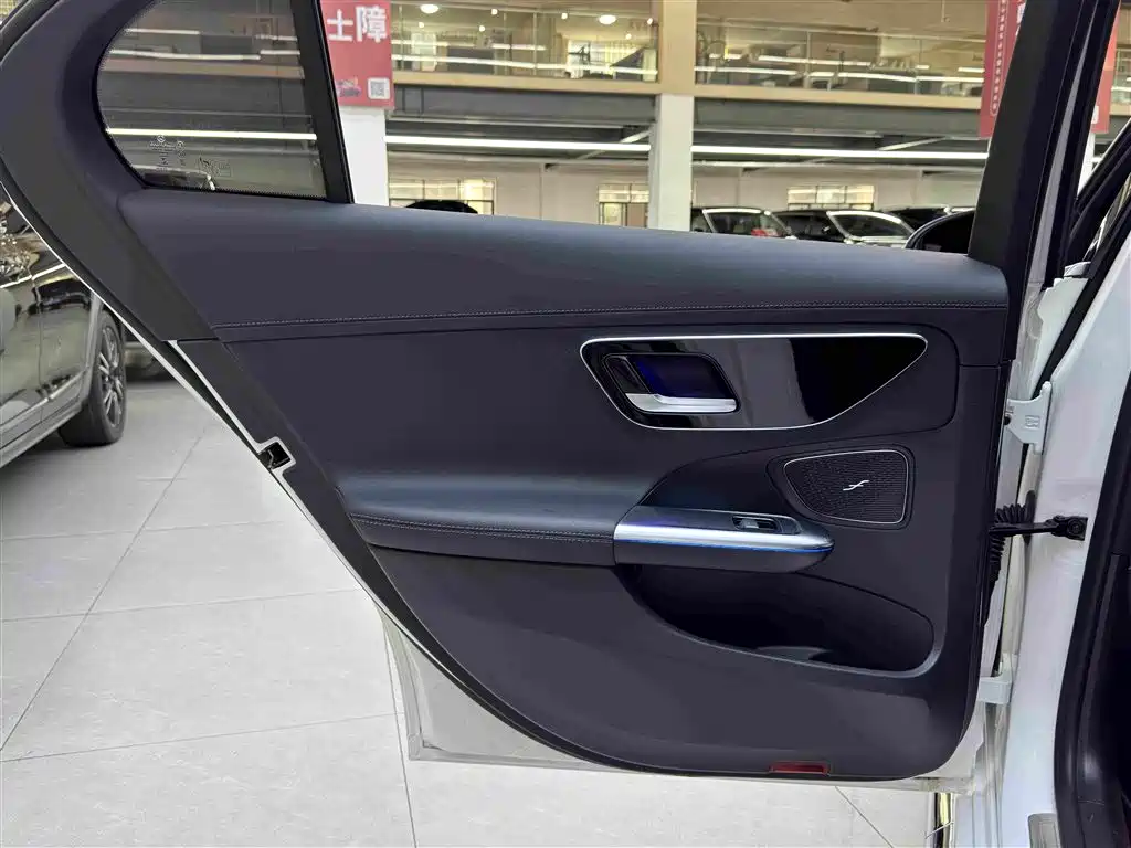 Mercedes-Benz C-Class 2022 — фото 12