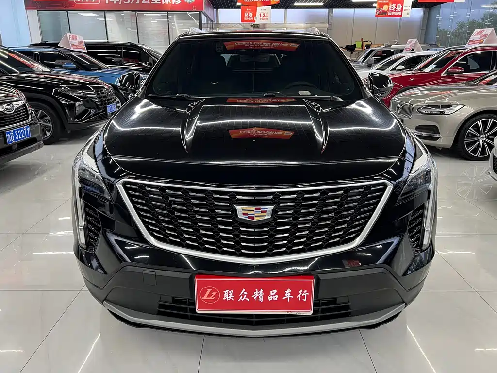 Cadillac XT4 2023 — фото 1