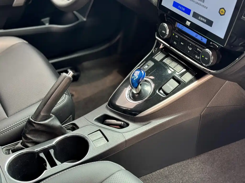 Toyota Corolla 2017 — фото 16