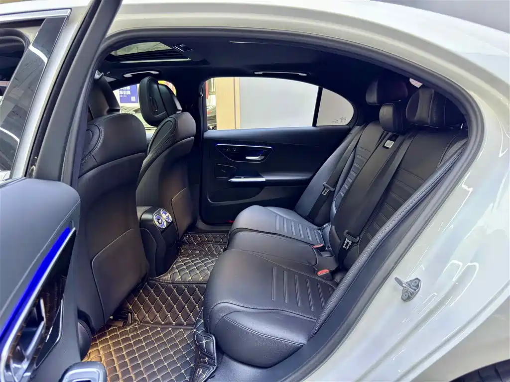 Mercedes-Benz C-Class 2022 — фото 7