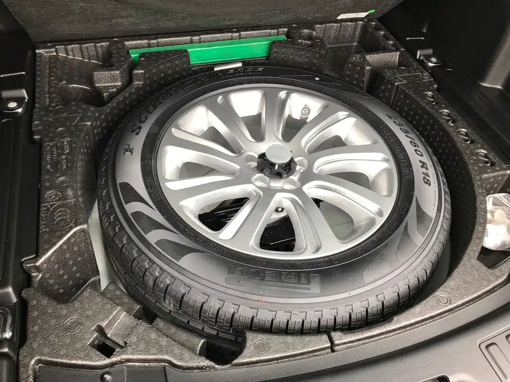 Land Rover Discovery Sport 2017 — фото 22