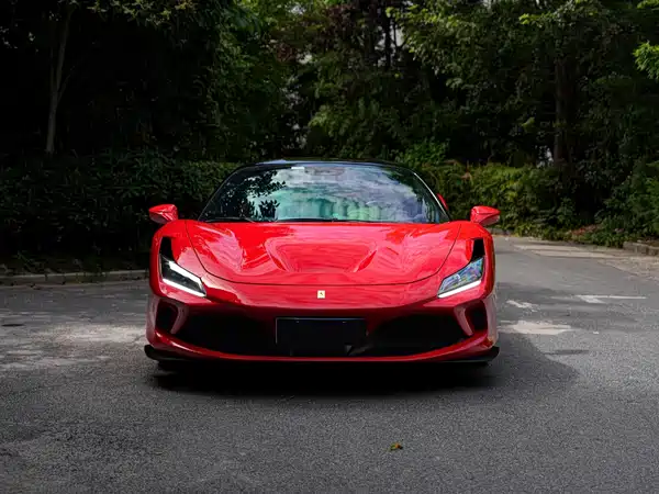 Ferrari F8 2021