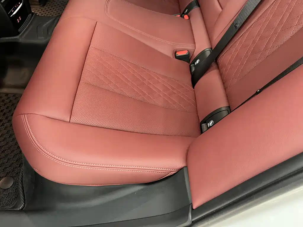 BMW 3 Series 2023 — фото 15