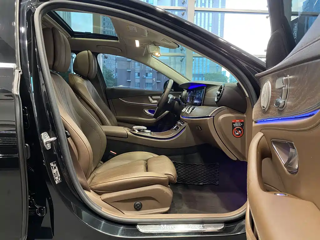 Mercedes-Benz E-Class 2018 — фото 12