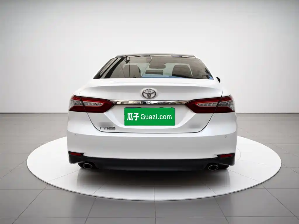 Toyota Camry 2018 — фото 3