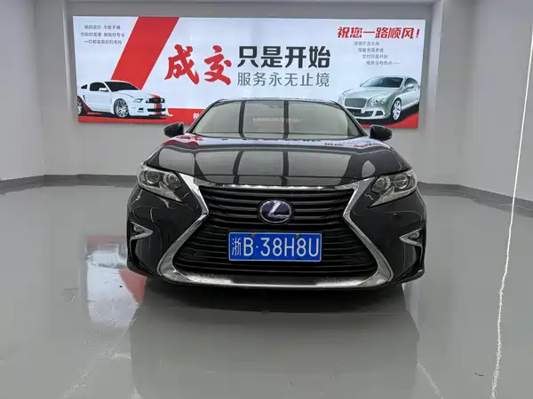 Lexus ES 2016