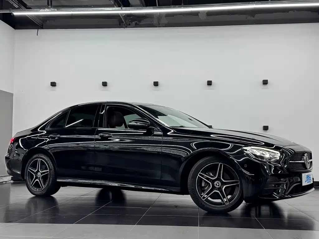 Mercedes-Benz E-Class 2022 — фото 3