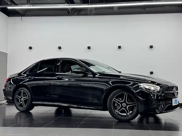 Mercedes-Benz E-Class 2022