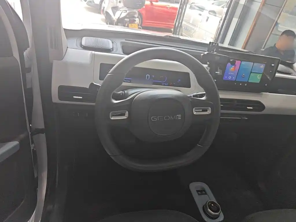Geely Galaxy Panda 2025 — фото 11